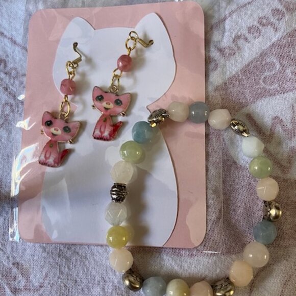 Pair of Cat Earrings and Beaded Stretch Bracelet - Picture 1 of 3